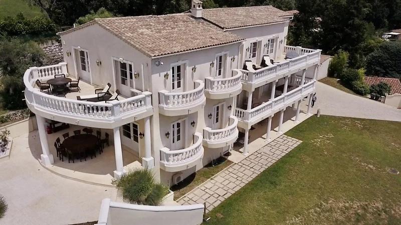 Villa - 385 m² - 11 pièces