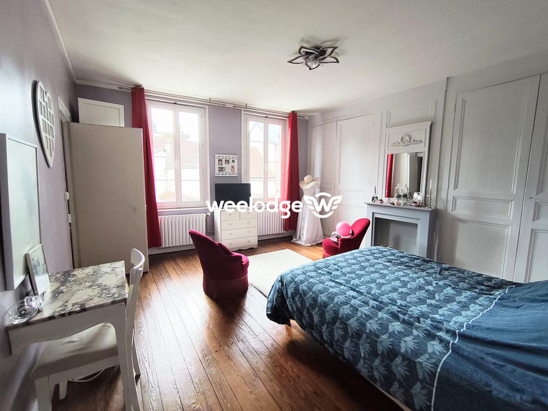 Maison - 300 m² - 10 pièces