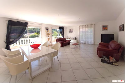 Villa - 140 m² - 5 pièces