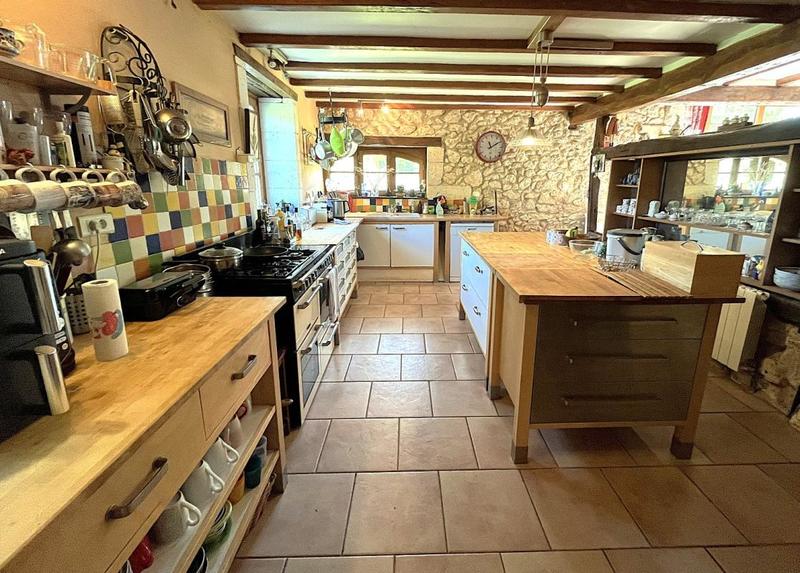 Maison - 295 m² - 10 pièces