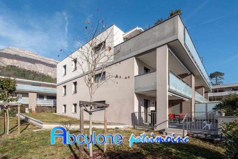 Appartement - 94 m² - 4 pièces