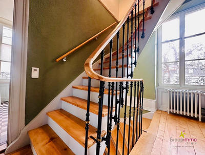 Local d'activités - 200 m² - 8 pièces