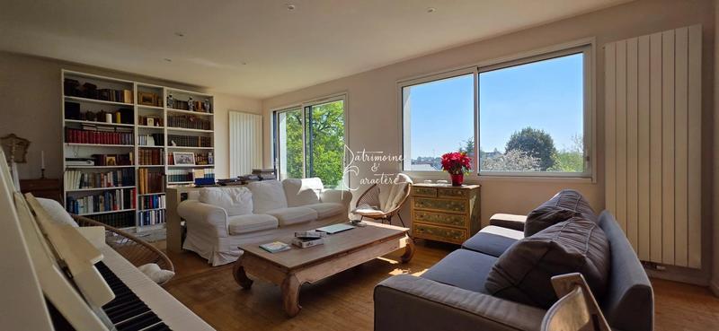 Maison - 215 m² - 9 pièces