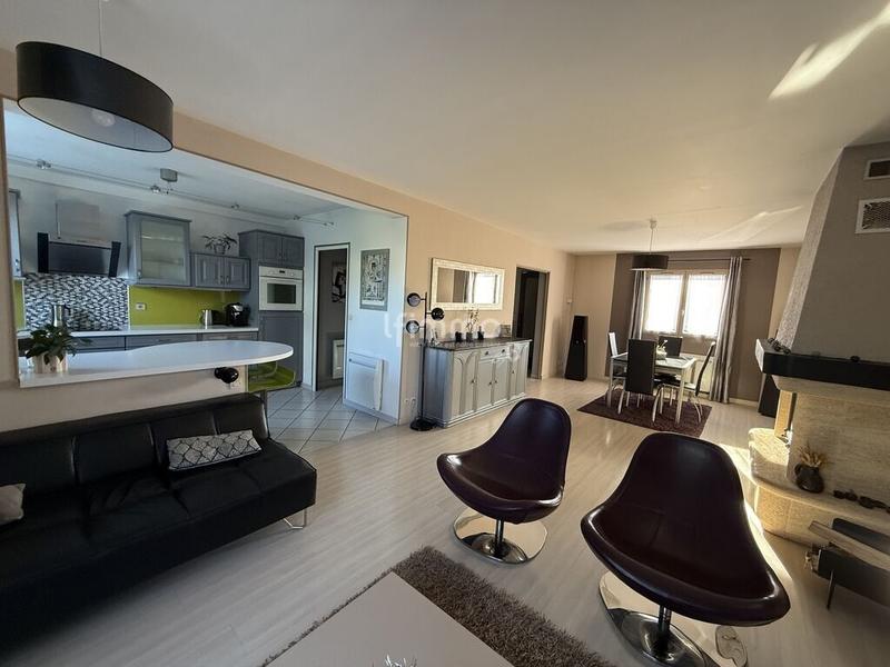 Maison - 94 m² - 5 pièces