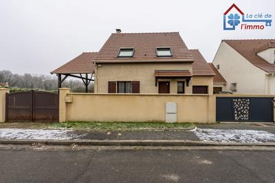 Maison traditionnelle - 99 m² - 6 pièces