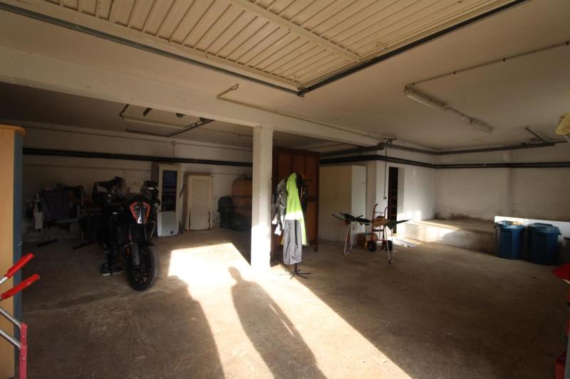 Propriété - 304 m² - 9 pièces