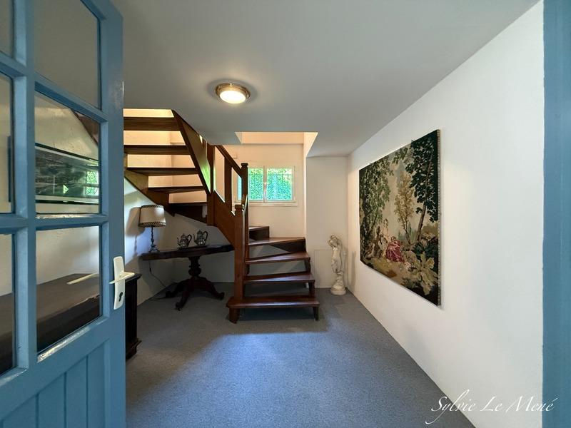 Maison - 245 m² - 7 pièces