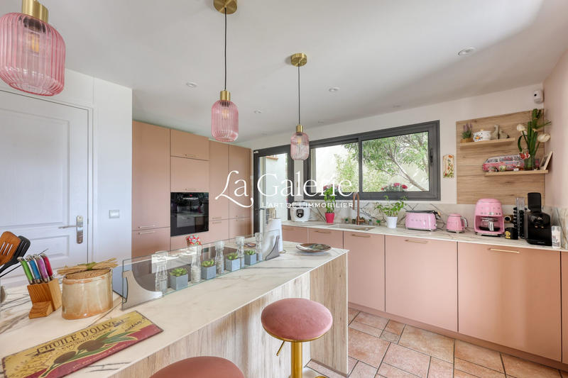 Villa - 240 m² - 7 pièces