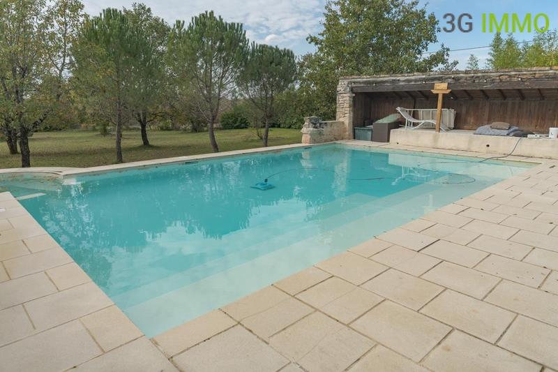 Maison en pierre - 210 m² - 11 pièces