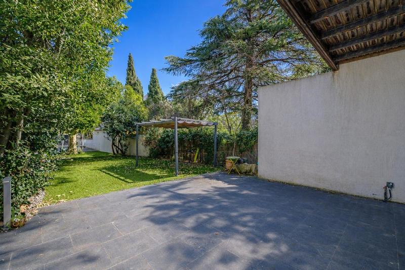 Maison - 350 m² - 6 pièces