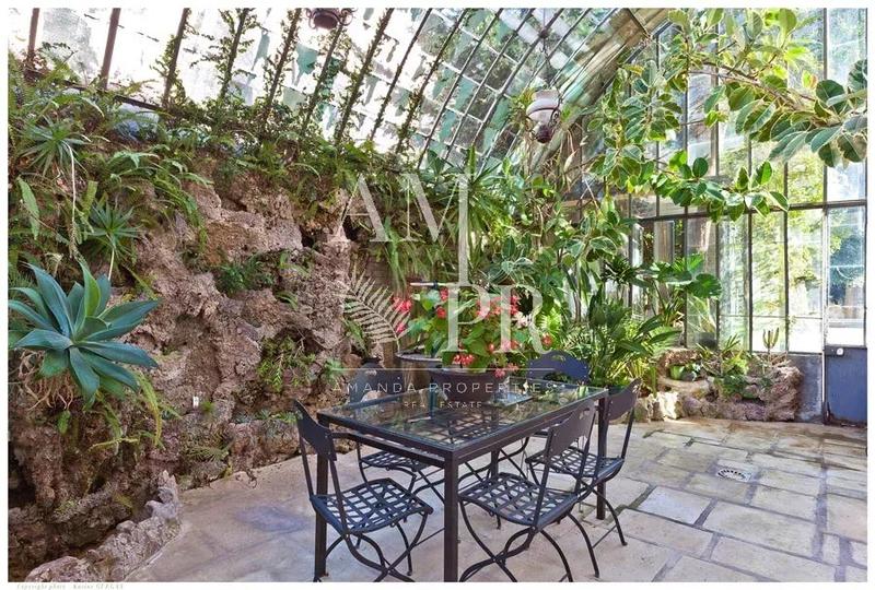 Villa - 300 m² - 10 pièces