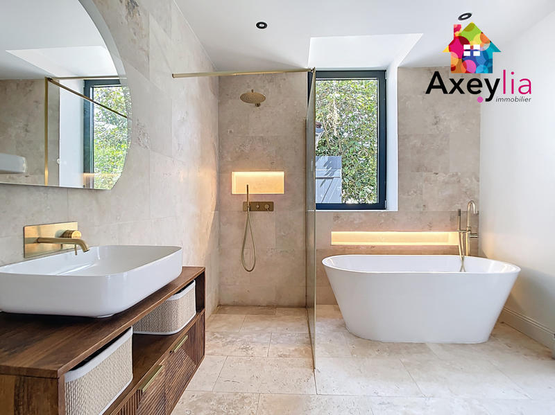 Maison - 155 m² - 8 pièces