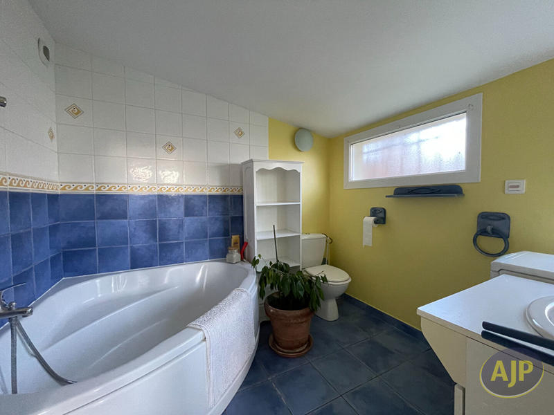 Maison - 96 m² - 5 pièces