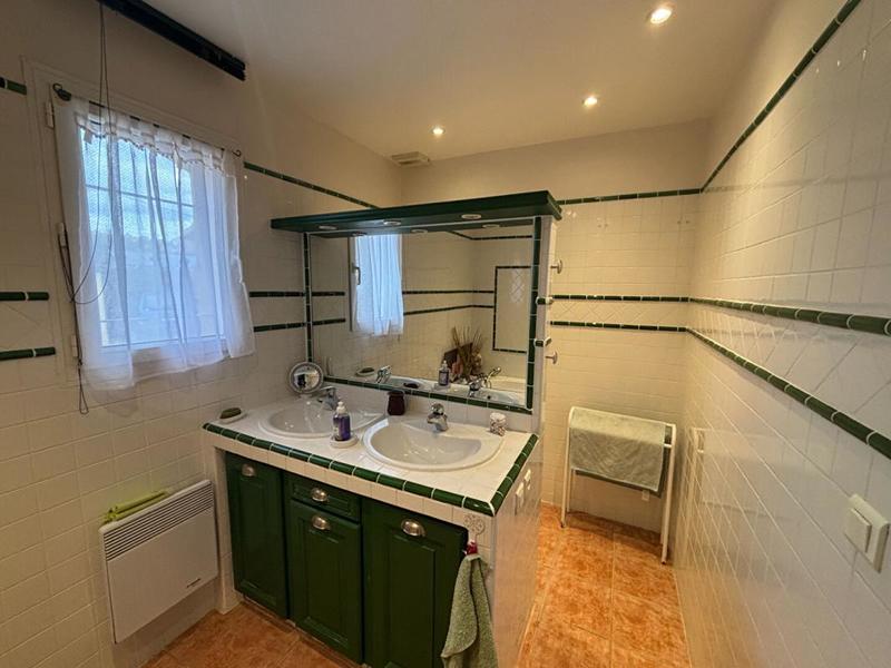 Villa - 245 m² - 10 pièces