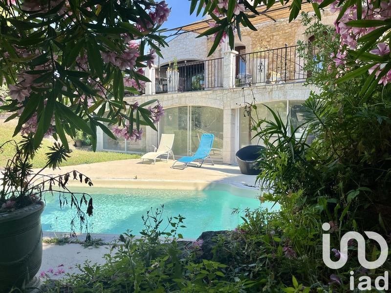 Maison - 225 m² - 6 pièces