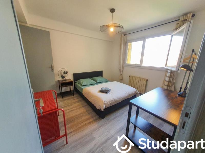 Chambre - 11 m² - 1 pièce