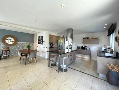 Maison - 140 m² - 5 pièces