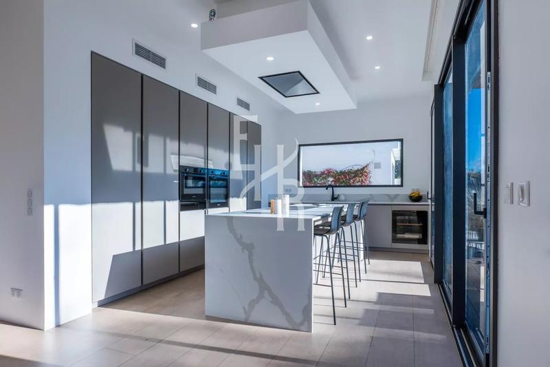 Villa - 245 m² - 5 pièces