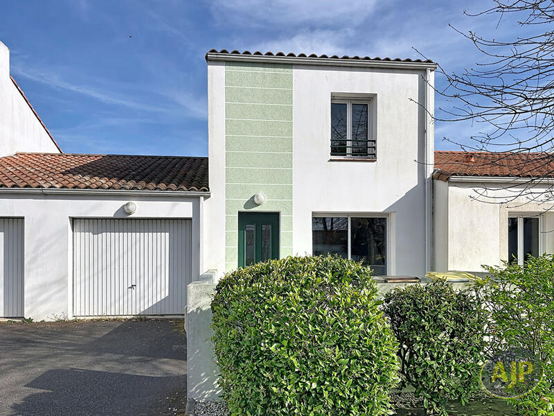 Maison - 80 m² - 5 pièces