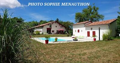 Maison - 277 m² - 8 pièces