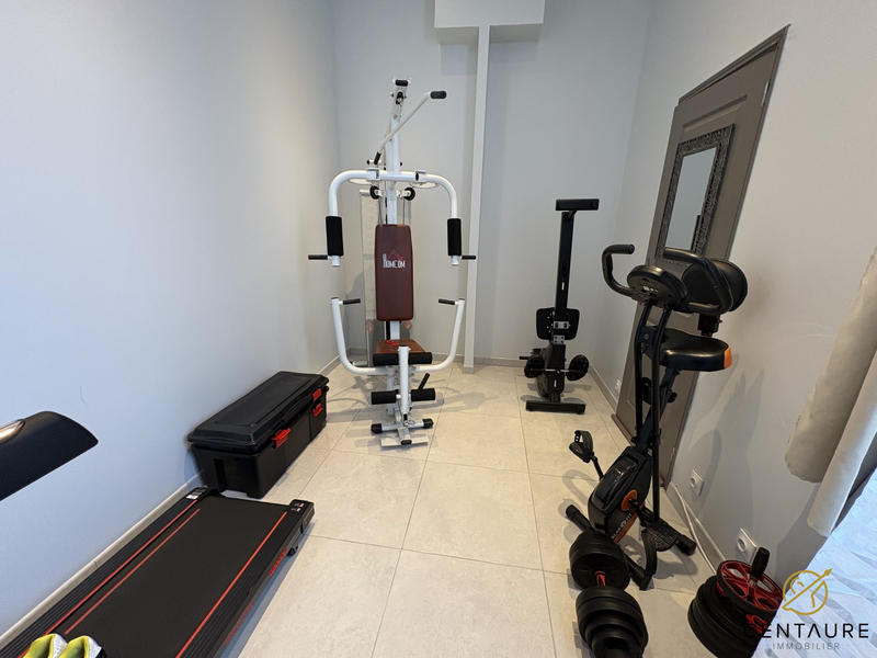 Maison ancienne - 295 m² - 11 pièces