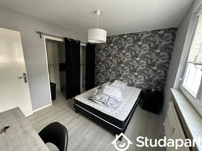 Chambre - 12 m² - 1 pièce