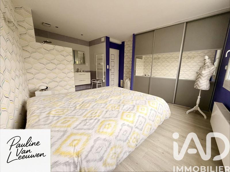 Maison - 235 m² - 8 pièces