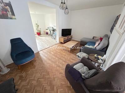 Maison - 206 m² - 8 pièces