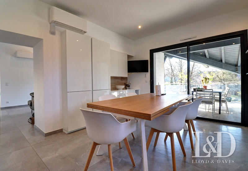 Appartement - 100 m² - 4 pièces