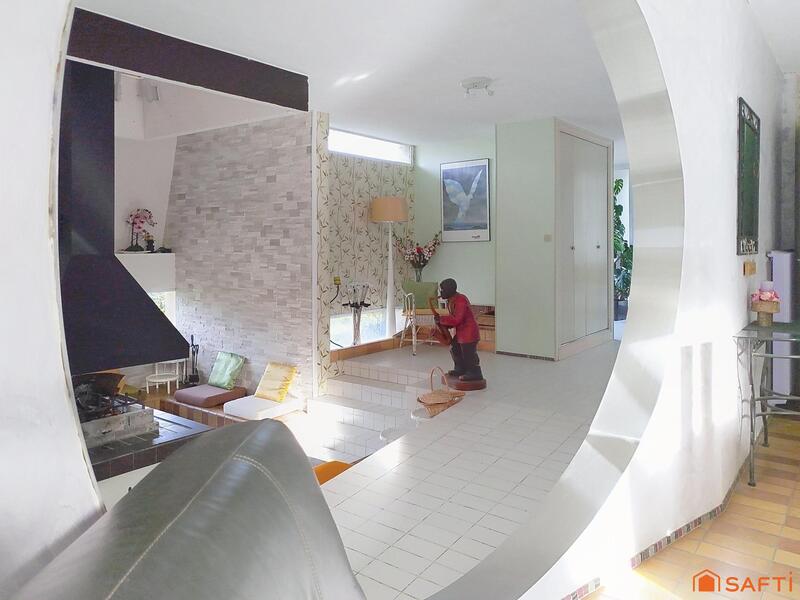 Maison - 300 m² - 11 pièces