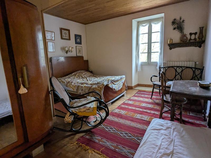 Maison - 220 m² - 10 pièces