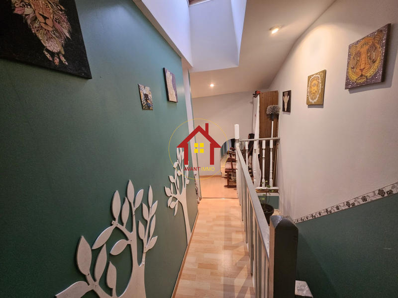 Maison - 108 m² - 8 pièces