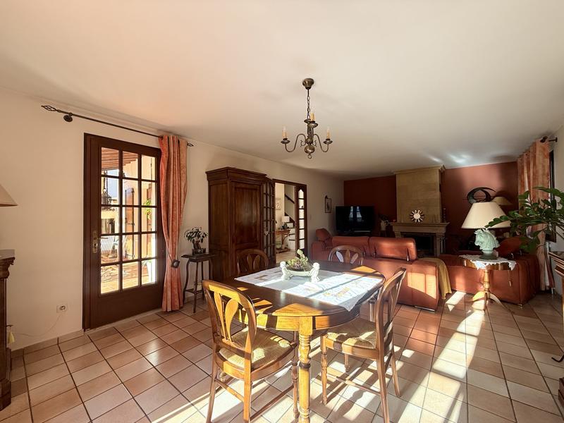 Maison traditionnelle - 111 m² - 4 pièces