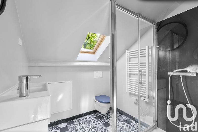 Maison - 230 m² - 7 pièces