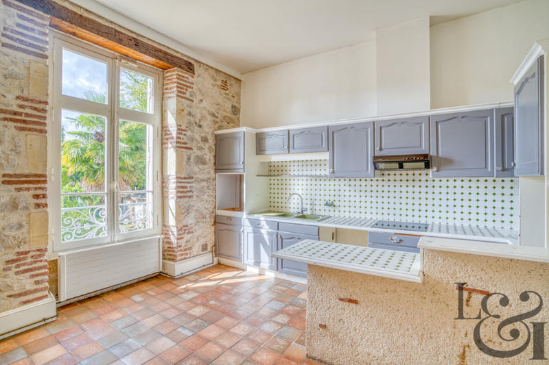 Maison - 281 m² - 10 pièces