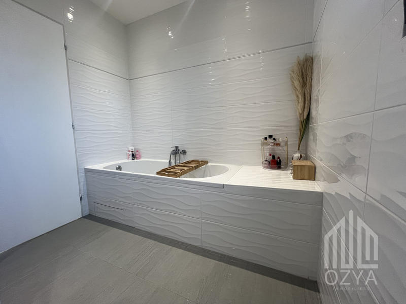 Maison - 105 m² - 4 pièces