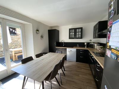 Maison - 138 m² - 8 pièces