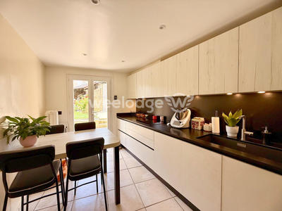 Maison - 195 m² - 6 pièces