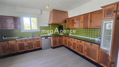 Maison - 145 m² - 8 pièces