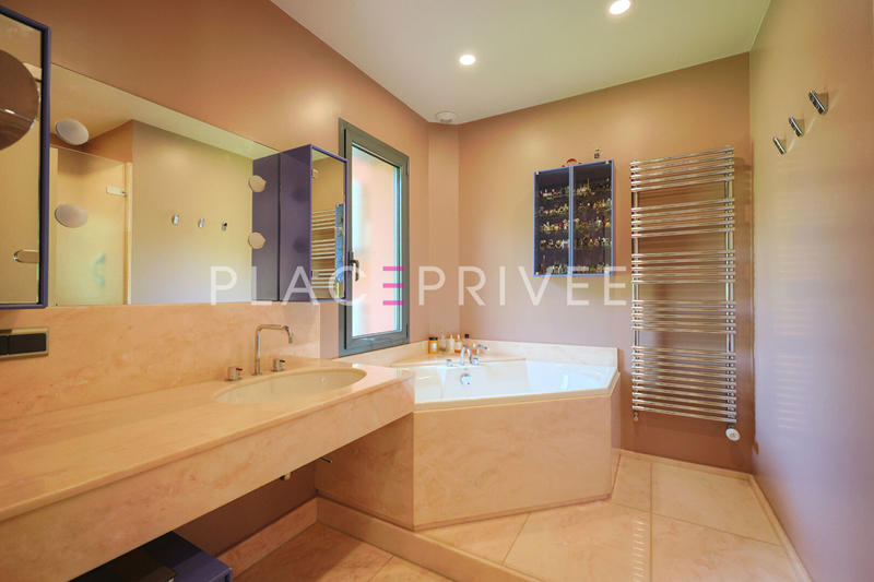 Maison - 188 m² - 5 pièces