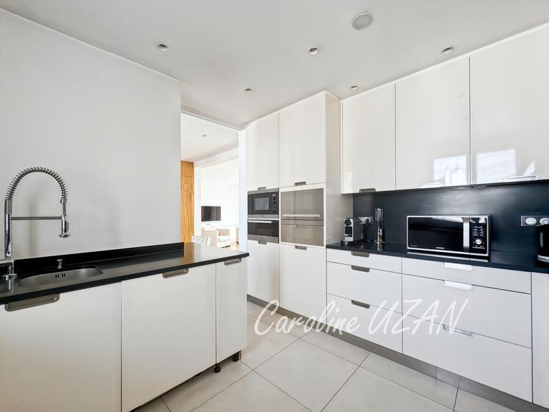 Appartement bourgeois - 174 m² - 6 pièces