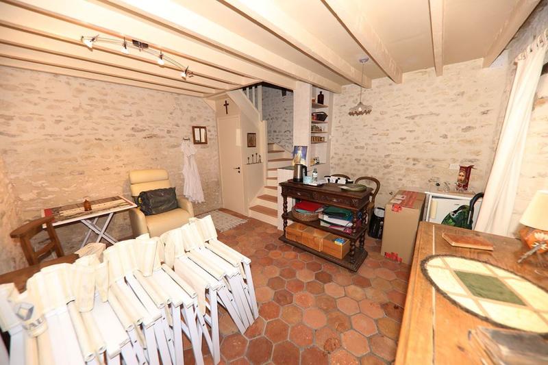 Maison - 250 m² - 9 pièces