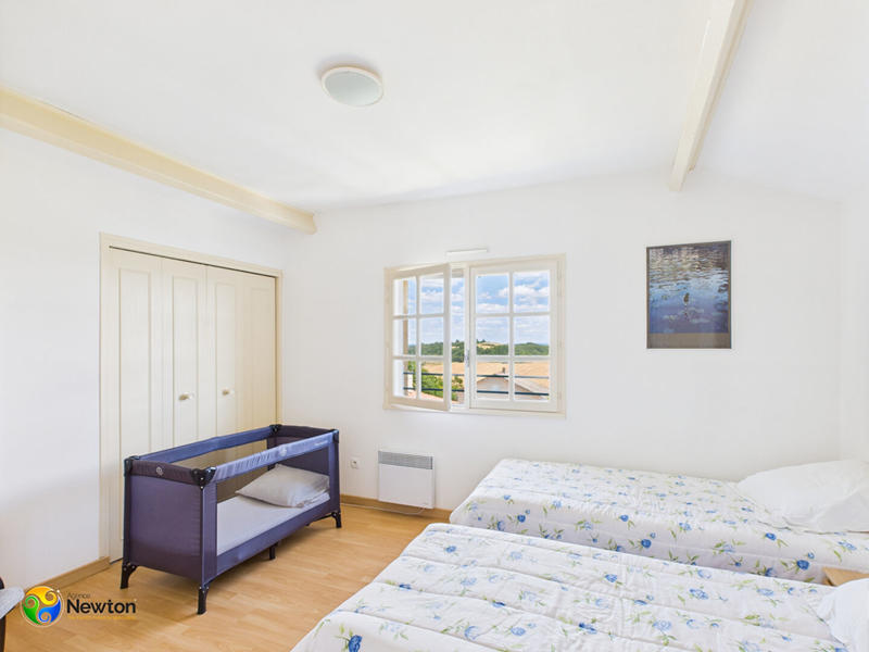 Maison - 230 m² - 5 pièces