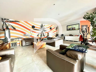 Maison - 309 m² - 7 pièces