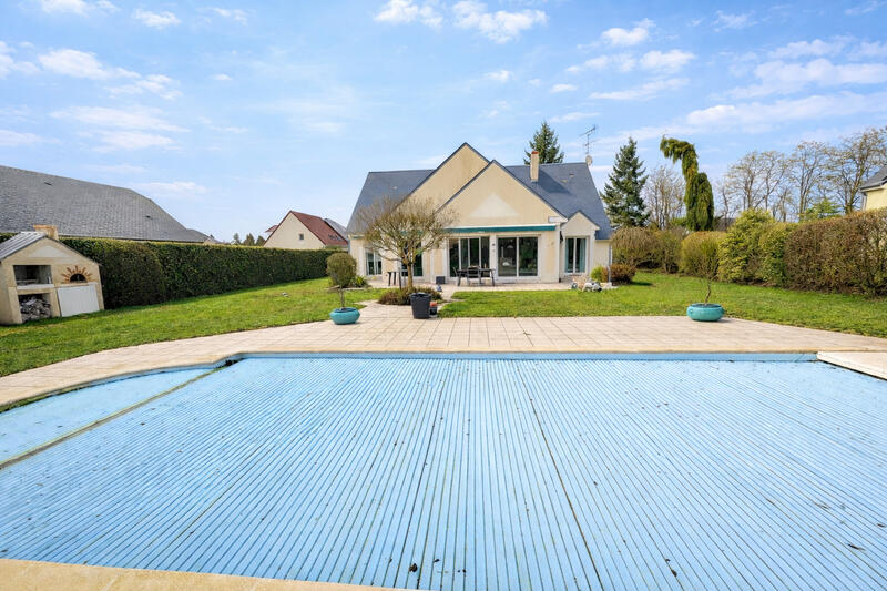 Maison - 177 m² - 6 pièces