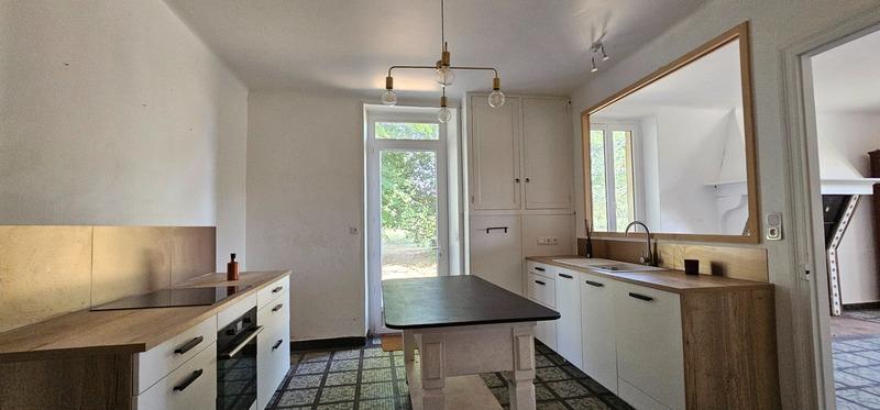 Maison - 208 m² - 7 pièces