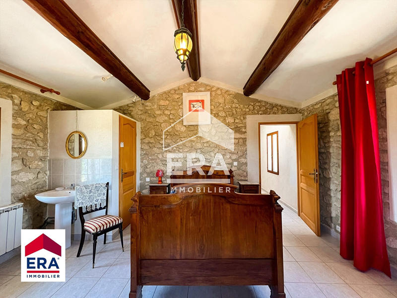 Maison - 250 m² - 15 pièces