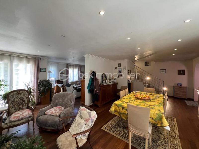 Maison - 142 m² - 5 pièces