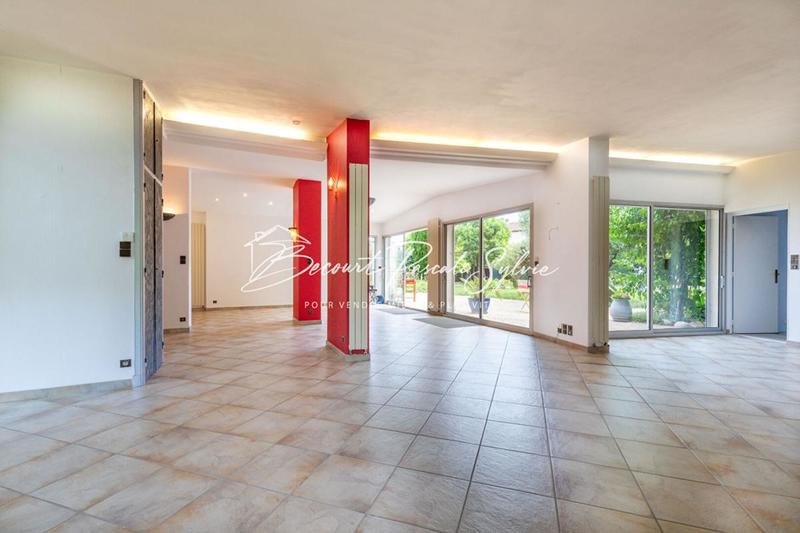 Maison - 179 m² - 6 pièces