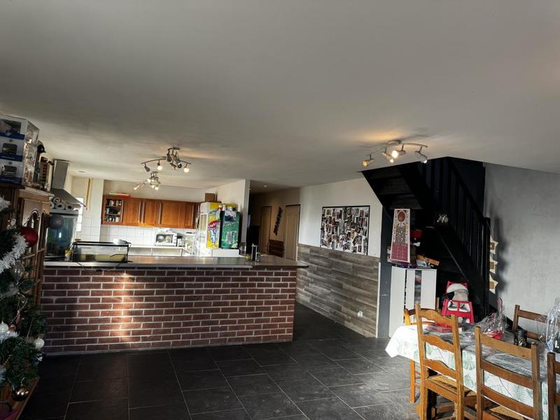 Maison - 163 m² - 8 pièces